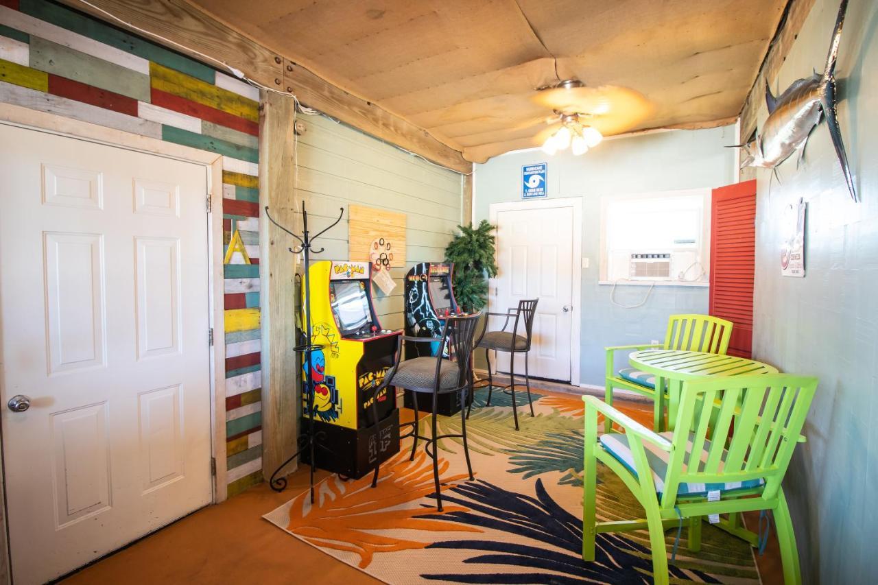 One-Of-A-Kind Beach Home With Lounge Bar Game Room Galveston Exteriér fotografie